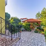 Gorgeous Apartment In Medulin With Kitchen