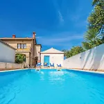 4 Bedroom Pet Friendly Home In Stinjan
