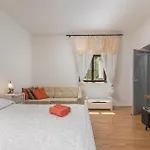 Cozy Home In Ruzici With Kitchen
