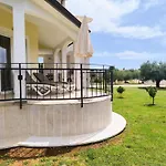 Danica & Mario Residence