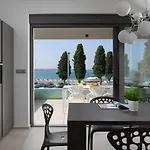 Villa Fasana - Penthouse Apartments With Jacuzzi