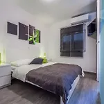 Modern Holiday Home With Pool And Bubble Bath