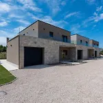 Villa Dafna