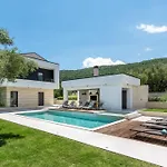 Luxurious Villa Laurea Near Labin With Pool, Sauna & Sea View
