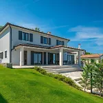 Luxury Villa Arman With Whirlpool In Visinada