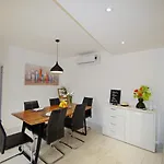 3 Holiday Apartments With Shared Pool, Peaceful Location