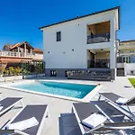Polaris & Antares Villas