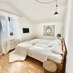 Casa Tiz & Tia - Beautiful Old 3* Stone House Near Visnjan