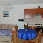 Ferienwohnung Mit Grossem Garten In Strandnaehe