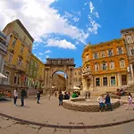 Ferienwohnung Fuer 2 Personen Ca 30 Qm In Pula, Istrien Istrische Riviera