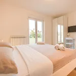 Geraeumige Wohnung Mit Zwei Schlafzimmern In Pula
