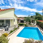 Villa Sole, Ferienvilla Mit Eigenem Pool Bei Pula