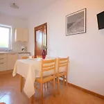 Ferienwohnung Iko 2 In Porec Mit Terrasse