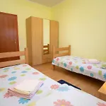 Ferienhaus In Rudani Mit Privatem Pool