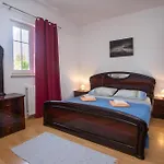 Ferienhaus In Rudani Mit Privatem Pool