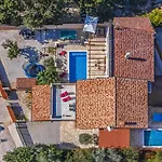 Ferienhaus Mit Privatpool Fuer 6 Personen Ca 85 Qm In Barbariga, Istrien Istrische Riviera
