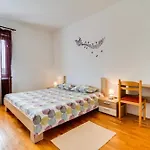 Apartment Sankovic Mit Einem Privaten Pool