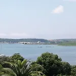 Apartment Mit Drei Schlafzimmern Und Meerblick