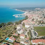 Modernes Apartment Mit Meerblick