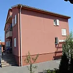 Ferienwohnung Pinta Mit Grossem Garten