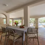 Ferienwohnung Mit Ueberdachter Terrasse Und Pool