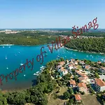 Tolles Ferienhaus In Banjole Mit Privatem Pool