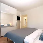 Ferienhaus Mit Grill Fuer 14 Personen In Pula