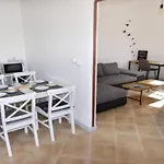 Renovierte Wohnung In Zambratija Mit Grossem Garten