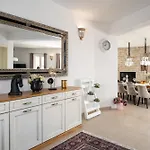 Haustierfreundliche Villa Bincila Mit Pool