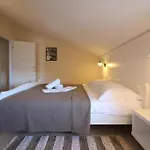 Ferienwohnung Mit Pool, Garten, Liegen, Strandnah