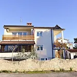 Appartement In Umag Mit Gepflegtem Garten