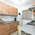 Ferienwohnung Fuer 9 Personen Ca 85 Qm In Fazana, Istrien Istrische Riviera