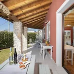 Tolles Ferienhaus Polai In Peroj