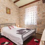 Nice Home In Kringa With Kitchen