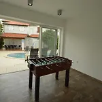 Wunderschoene Villa Mit Gym Und Privatpool