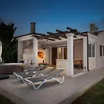 Ferienhaus In Pomer Mit Parkplatz