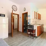 Ferienwohnung Fuer 6 Personen Ca 56 Qm In Liznjan, Istrien Suedkueste Von Istrien