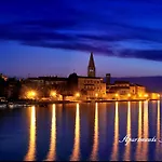 Grosse Wohnung In Porec Mit Moebliertem Balkon