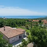Villa Tomicich For 6 People With Private Pool & Sea View - Only 3 Km From Beach