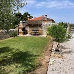 Holiday Home Stancija Becic