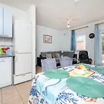 Stunning Apartment In Barbariga