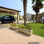 Studio Vista 1 Fuer 2 Personen Mit Garten Und Grill