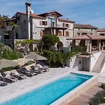 Holiday Home Oliti With Pool