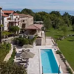 Holiday Home Oliti With Pool