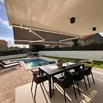 More - Luxury Apartment With Private Pool