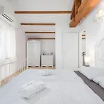 Little Paradise In Vosteni - Haus Fuer 4-5 Personen