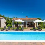 Rustic Villa Stancija Martina With Pool In Tinjan
