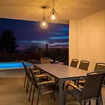 Modern Villa Tonka With Pool And Grill In Porec