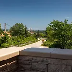 Rustic Villa Catarina With Pool In Tinjan