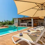 Rustic Villa Perci With Pool And Grill In Porec
